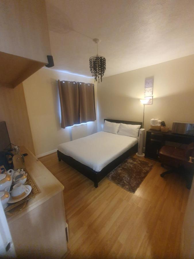 Double Size And Single Room In Barking Barking  Exterior foto