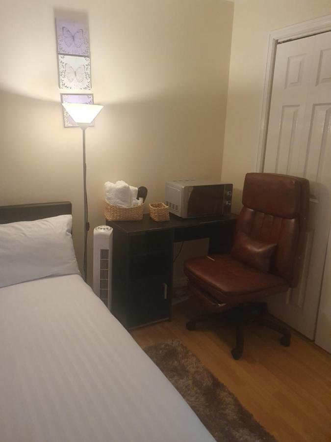 Double Size And Single Room In Barking Barking  Exterior foto