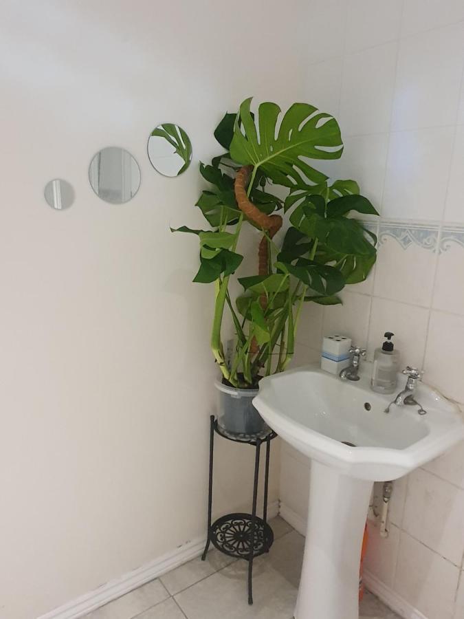 Double Size And Single Room In Barking Barking  Exterior foto
